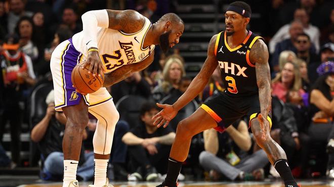 具戏剧性的 具戏剧性的